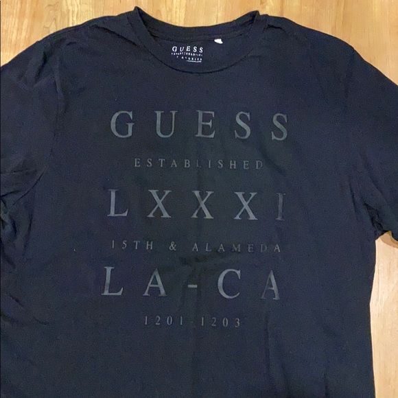 Guess graphic tee - Picture 2 of 2